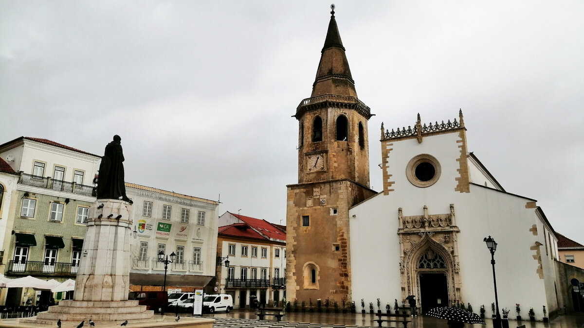 Томар, главная площадь города.