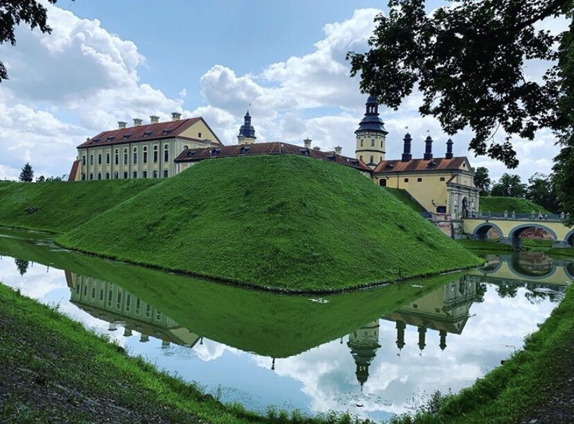 Замок радзивиллов в несвиже фото