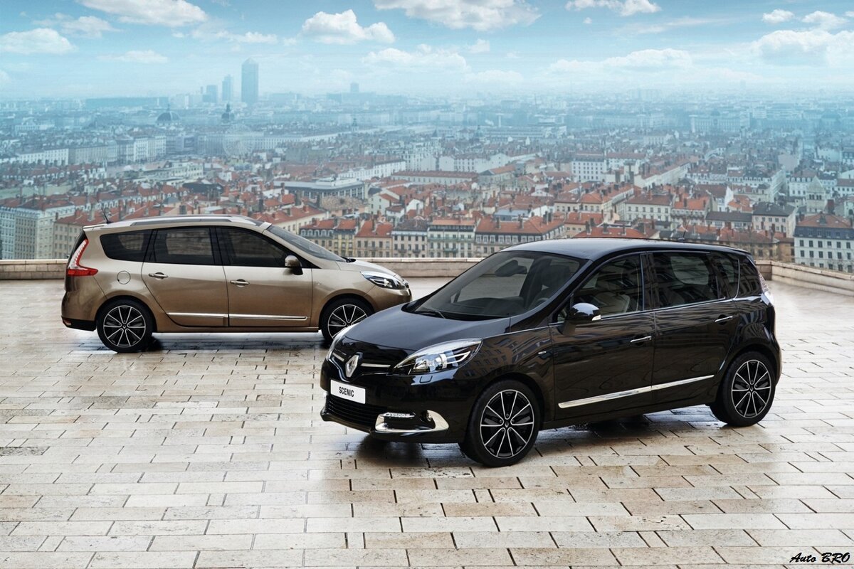 Соответственно на переднем плане просто Scenic, на заднем - Grand Scenic.