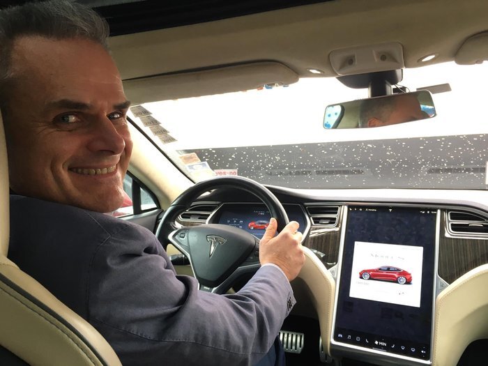 Хансйорг Геминген и его Tesla Model S P85
