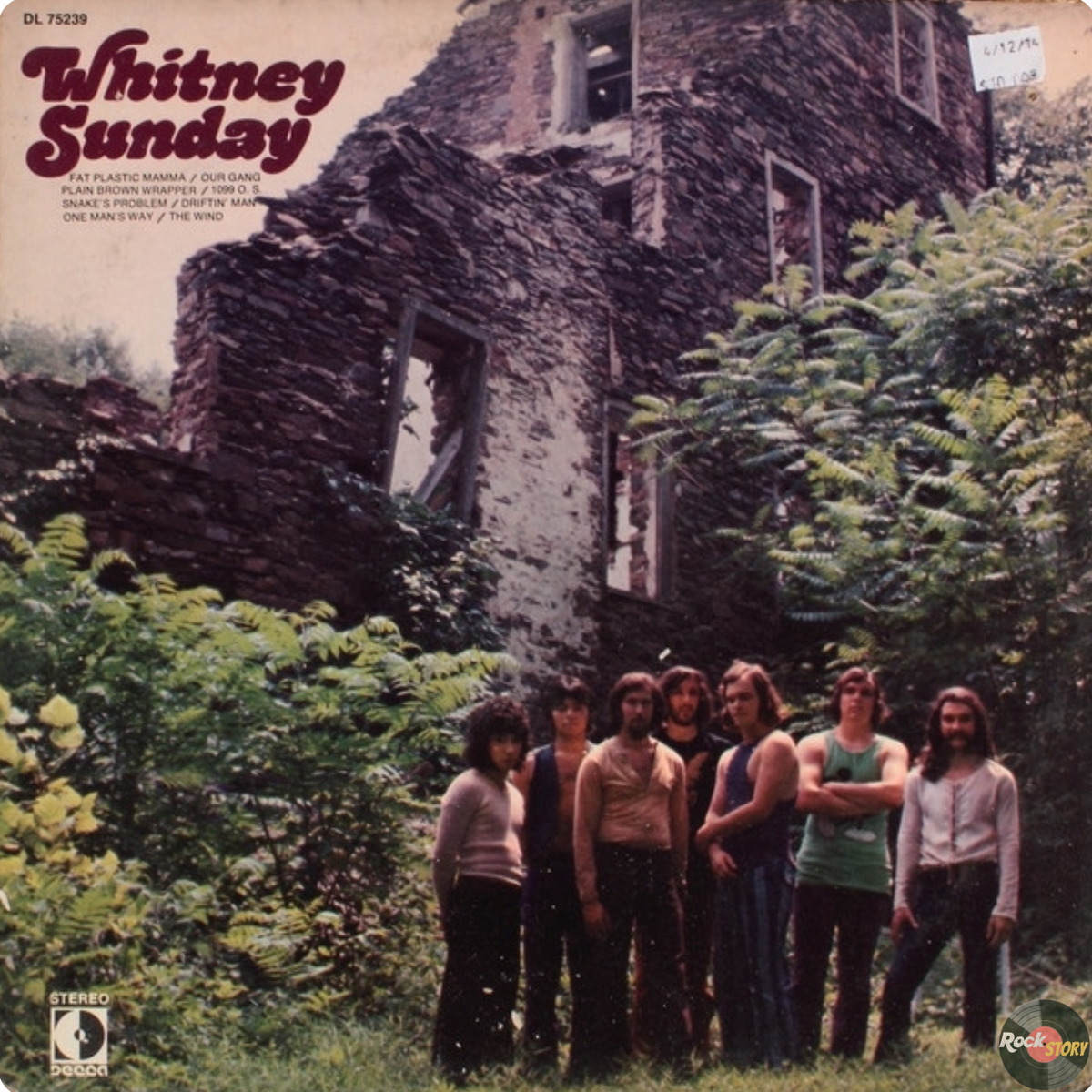 На фотографии: обложка винилового издания, одноименного дебютного альбома группы Whitney Sunday.