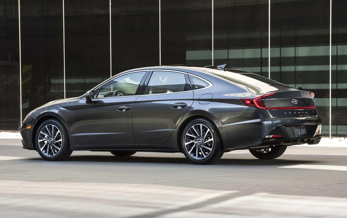 Hyundai Sonata. Фото с сайта: somanyhorses.ru