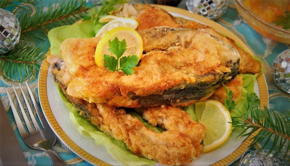 Жареный карп всегда готовят на Рождество. Фото взято на сайте info.cz