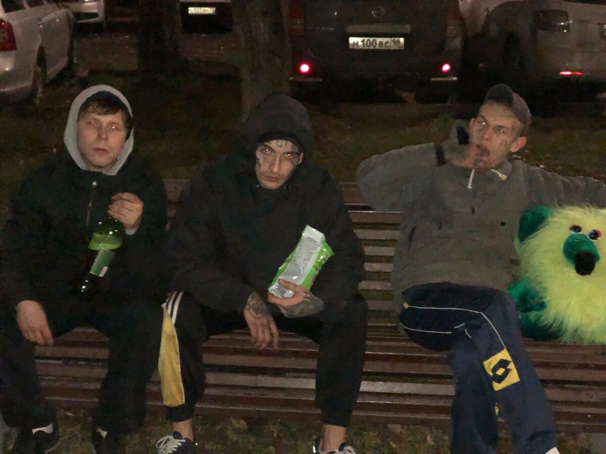 Будьте внимательны к окружению вашего ребенка.