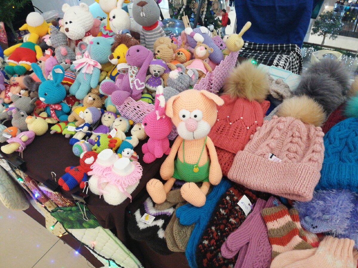 Мой стол за час до окончания ярмарки