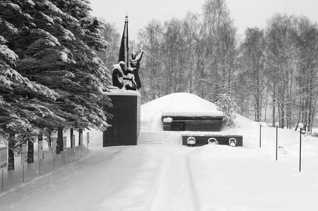 Монумент и землянка в три наката - на безымянной высоте возле села Рассказовка