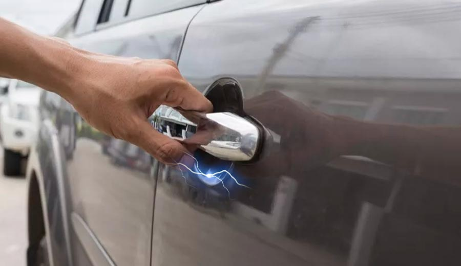 фото с  https://perevozki-stolitsa.ru/wp-content/uploads/2019/09/Esli-avto-betsya-tokom.jpeg