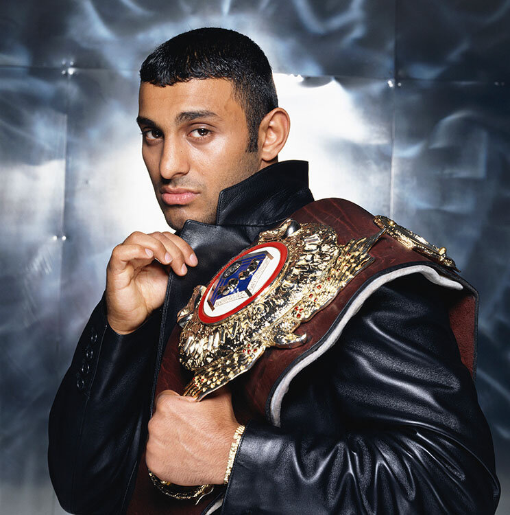 Prince naseem s. Насим Хамед. Принц Насим боксер. Боксёр Насим Хамед. Бокс Принс Хамед.