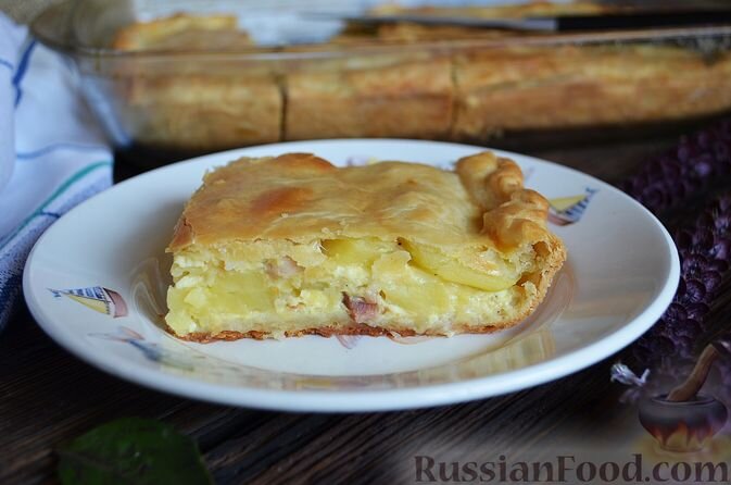 масло сливочное, яйца, вода, мука, соль, картофель, грудинка копченая, сыр, соль, перец чёрный молотый, яйца, сливки