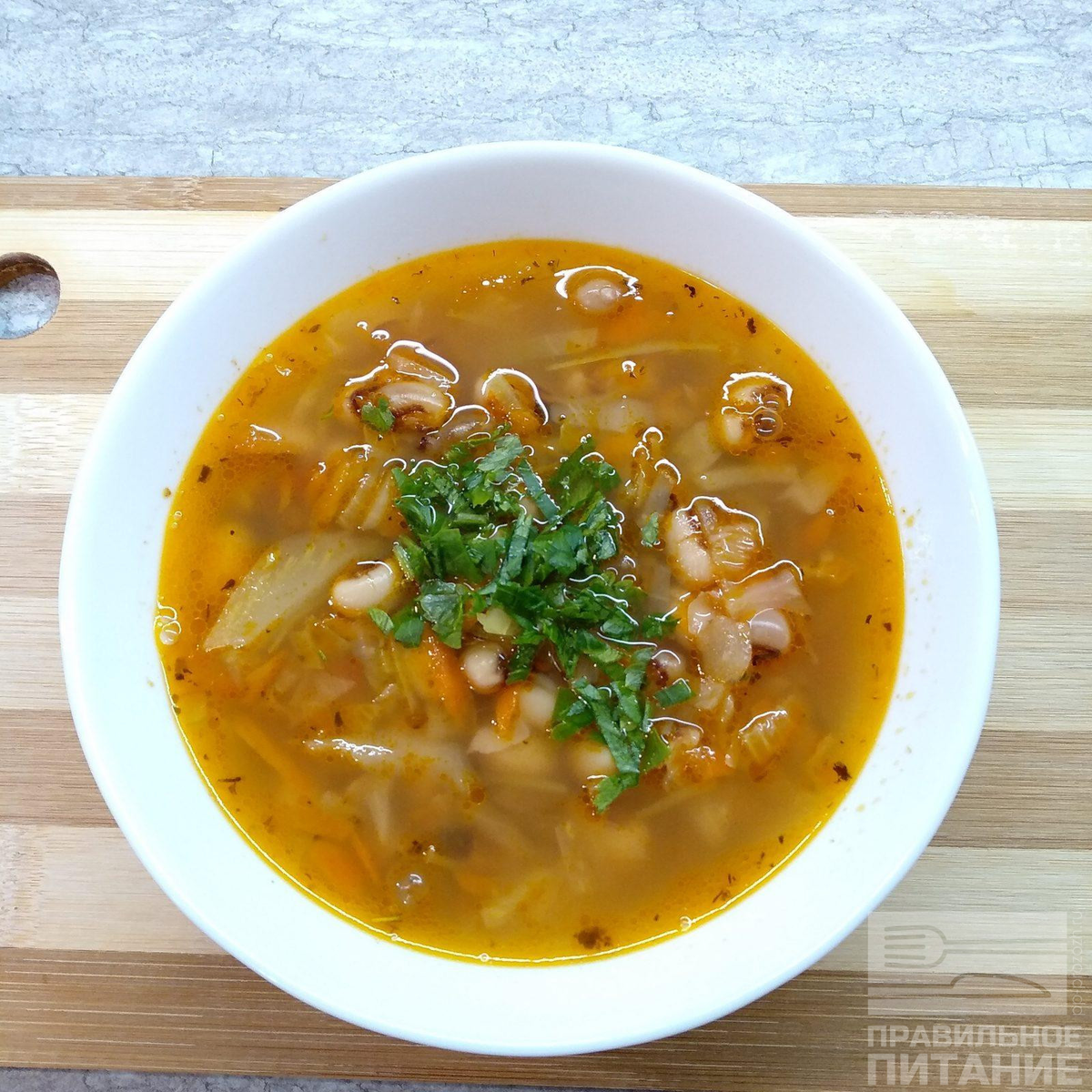 куриный суп. рецепт постного супа с вермишелью. овощной суп. вермишелевый суп постный. суп куриный вермишелевый.