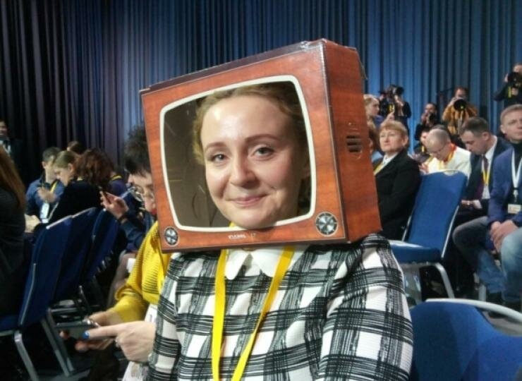 Попала в телевизор. Фото из открытого источника в Интернете.