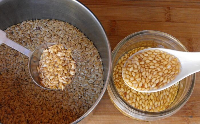 При гастрите полезно пить отвар и кисель из семян льна