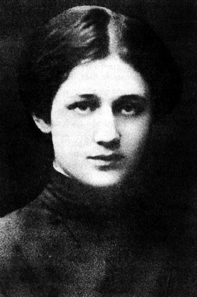 Анна Ахматова в 15 лет. Фото: ru.wikipedia.org