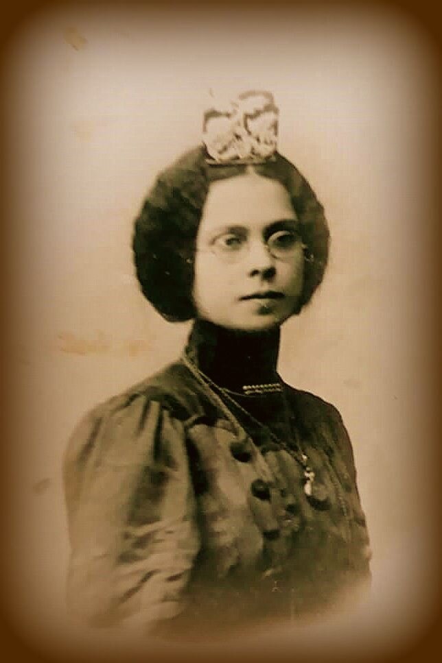 Портрет татарской девушки. 1915 год.  Фото: za.pinterest.com