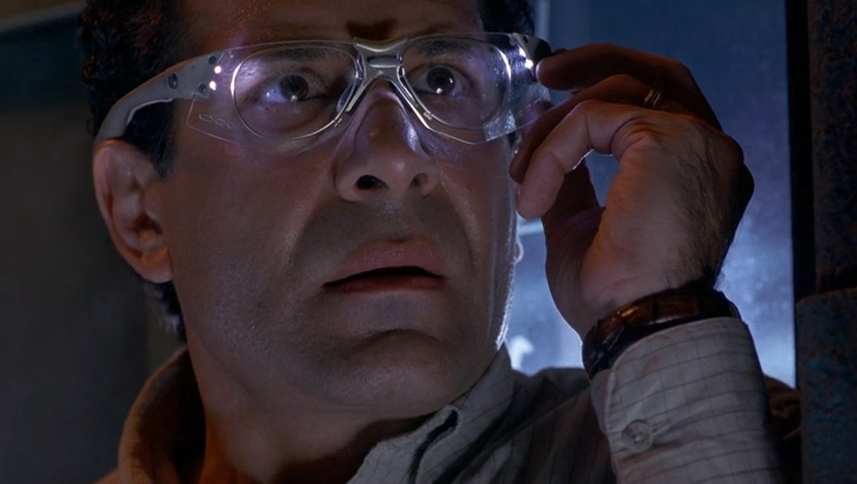 Тони Шабул в роли Артура (кадр из фильма)