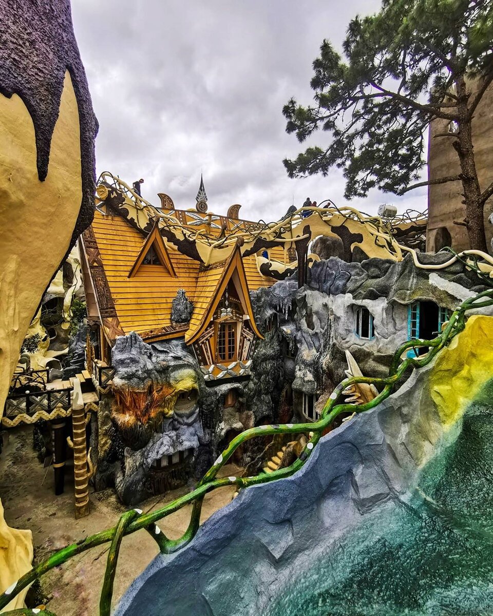 Дворик отеля.