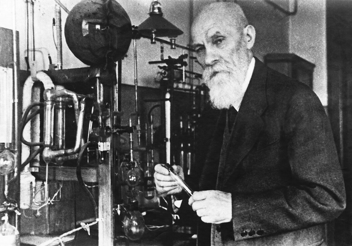 Алексей Николаевич Бах.