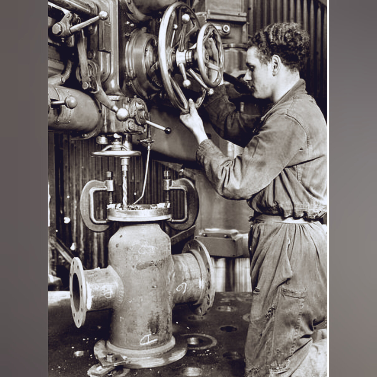 рабочий завода