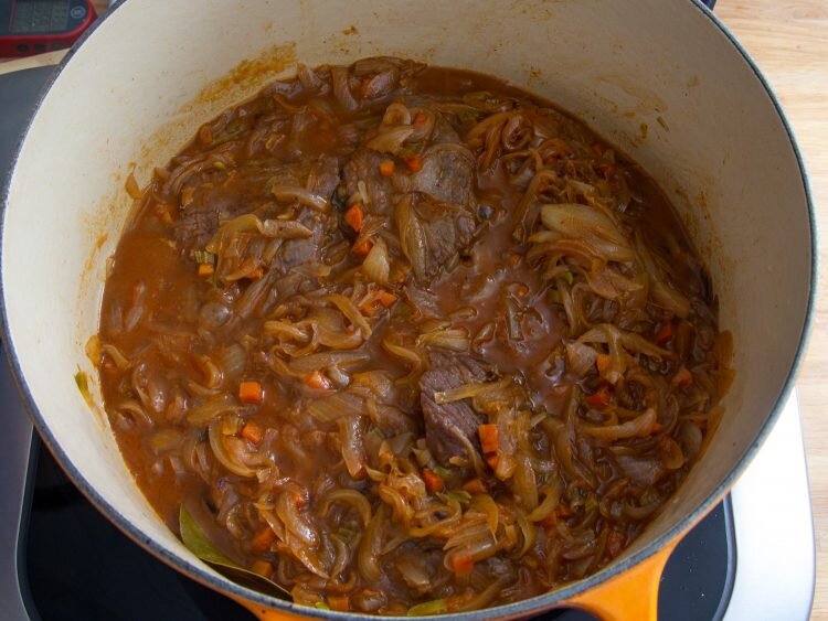 Рецепт пасты с говядиной и луком (Pasta alla Genovese)