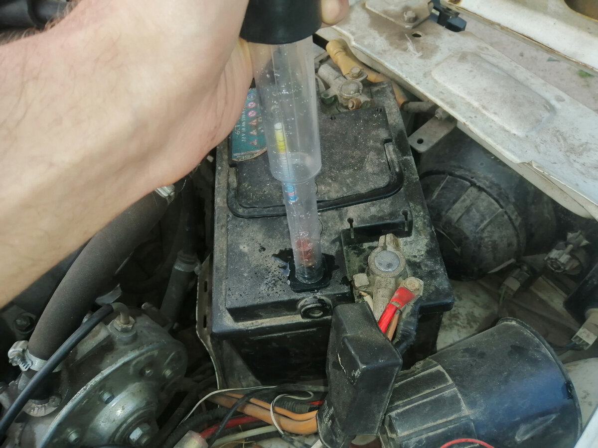 Показываю как полностью проверить АКБ на работоспособность и чем можно ...