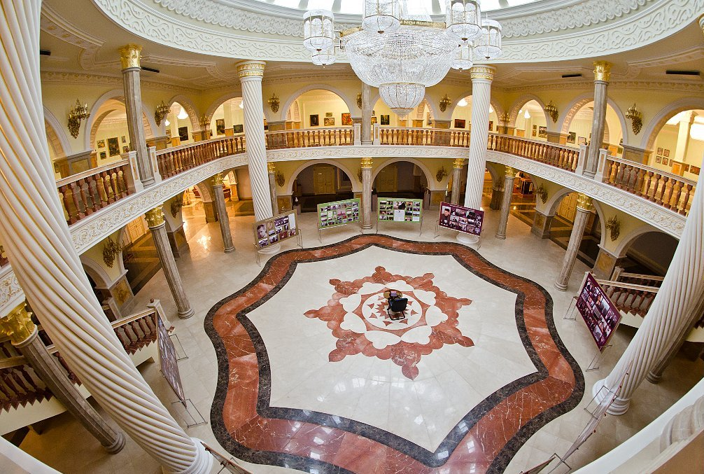 Куда можно сходить в грозном. Чечня грозный достопримечательности. Мечеть сердце чечни аргун. Чечня грозный достопримечательности. Триумфальная арка чечня.