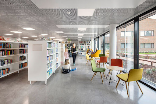 Библиотека в школе Швеции