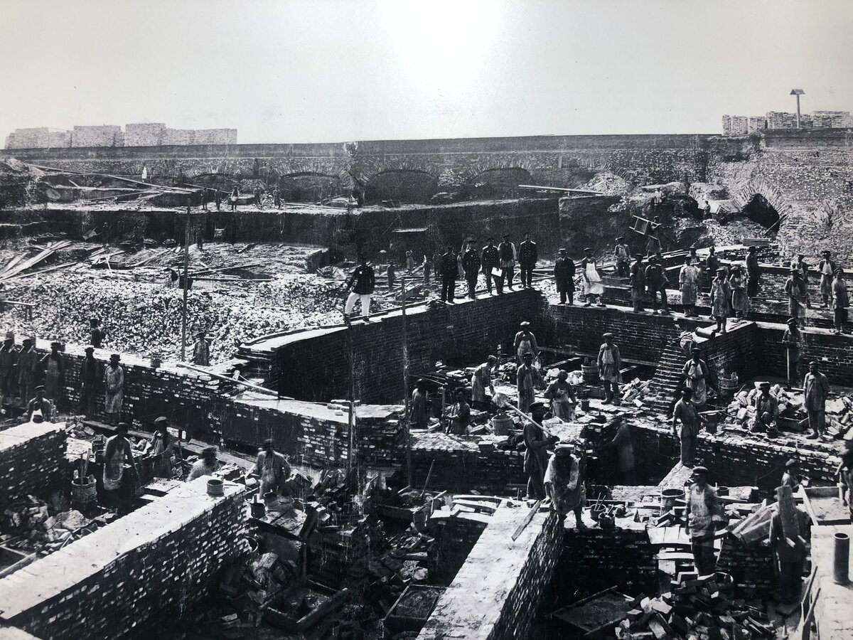 Строительство тюрьмы Трубецкого бастиона. 13 июля 1870. Неизвестный  фотограф