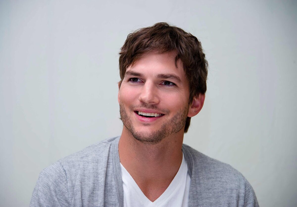 Эштон Катчер.  Фото взято из открытого источника https://yandex.ru/images/