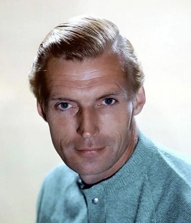 Николай Олялин в молодости. 