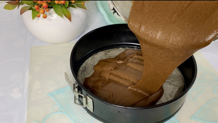 Тесто однородное и эластичное. 