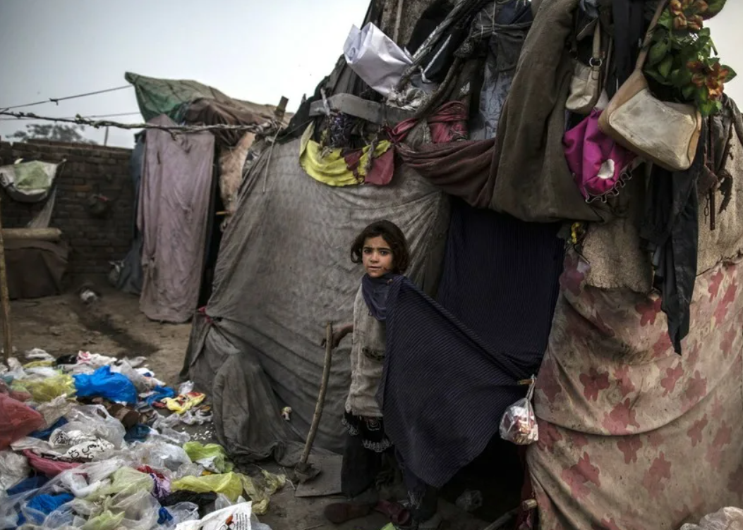 Примеры бедных людей. Карачи трущобы Пакистан.