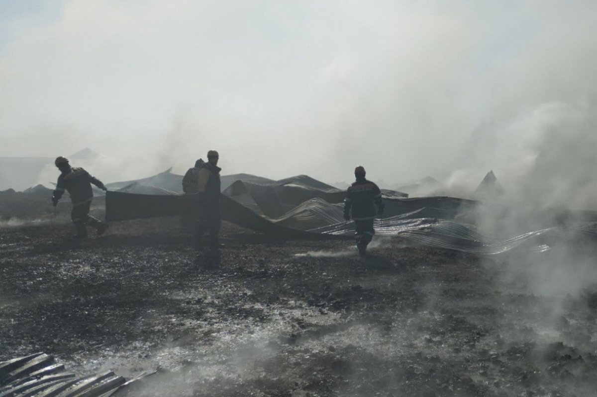    В Комсомольске-на-Амуре ликвидировали открытое горение склада на Вокзальной