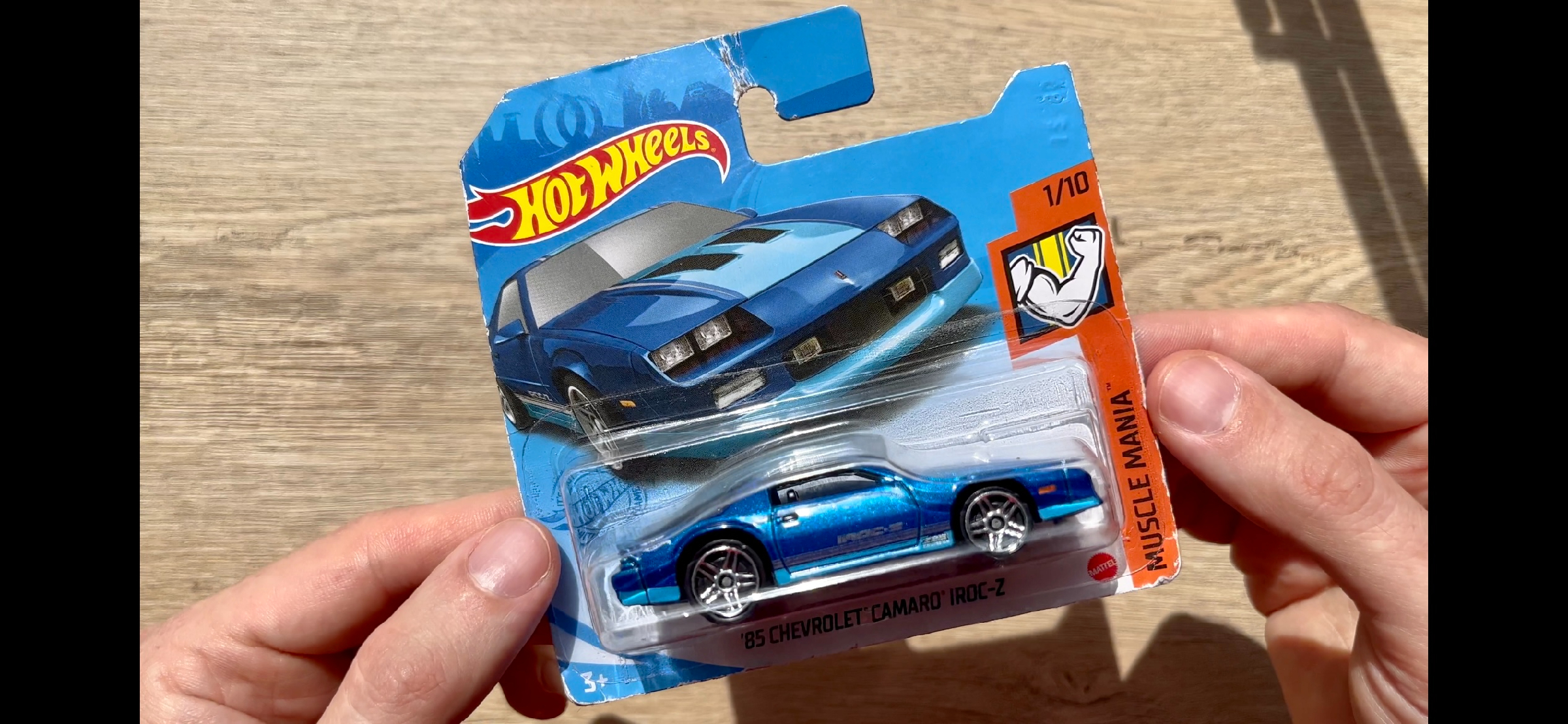 57 2021 Hot Wheels Muscle Mania 85 Chevrolet Camaro IROC Z V5310