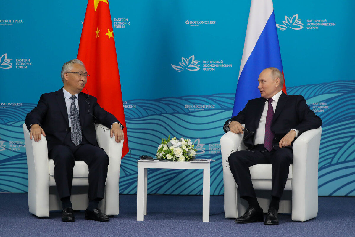 Беседа Владимира Путина с заместителем премьера Госсовета КНР Чжаном Гоцином