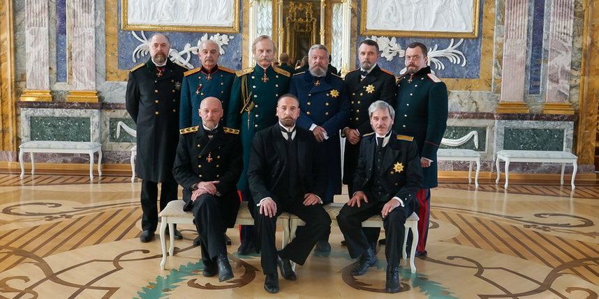    Петр Столыпин в окружении министров.