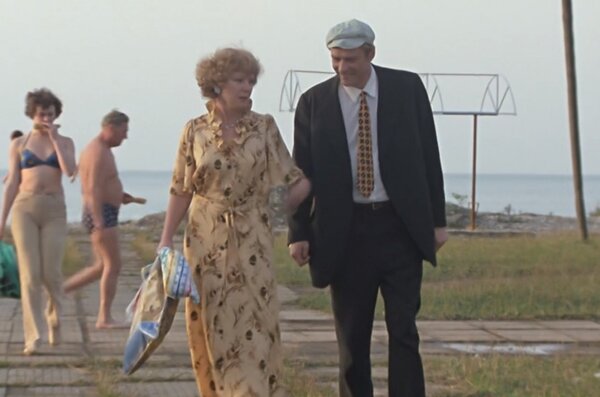 Стоп-кадр из фильма ""Любовь и голуби, 1984 г., реж. Владимир Меньшов