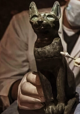Мумия кошки из некрополя Бастет.