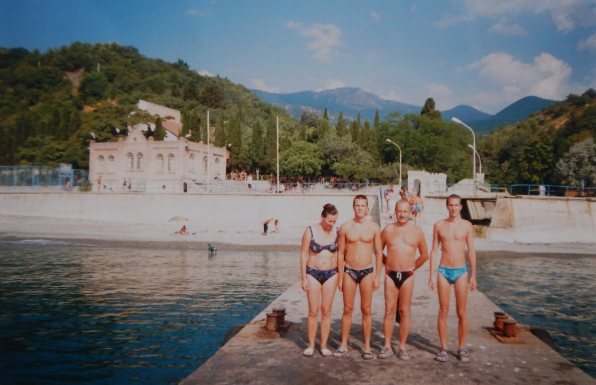 Пирс и волнорез в Малом Маяке