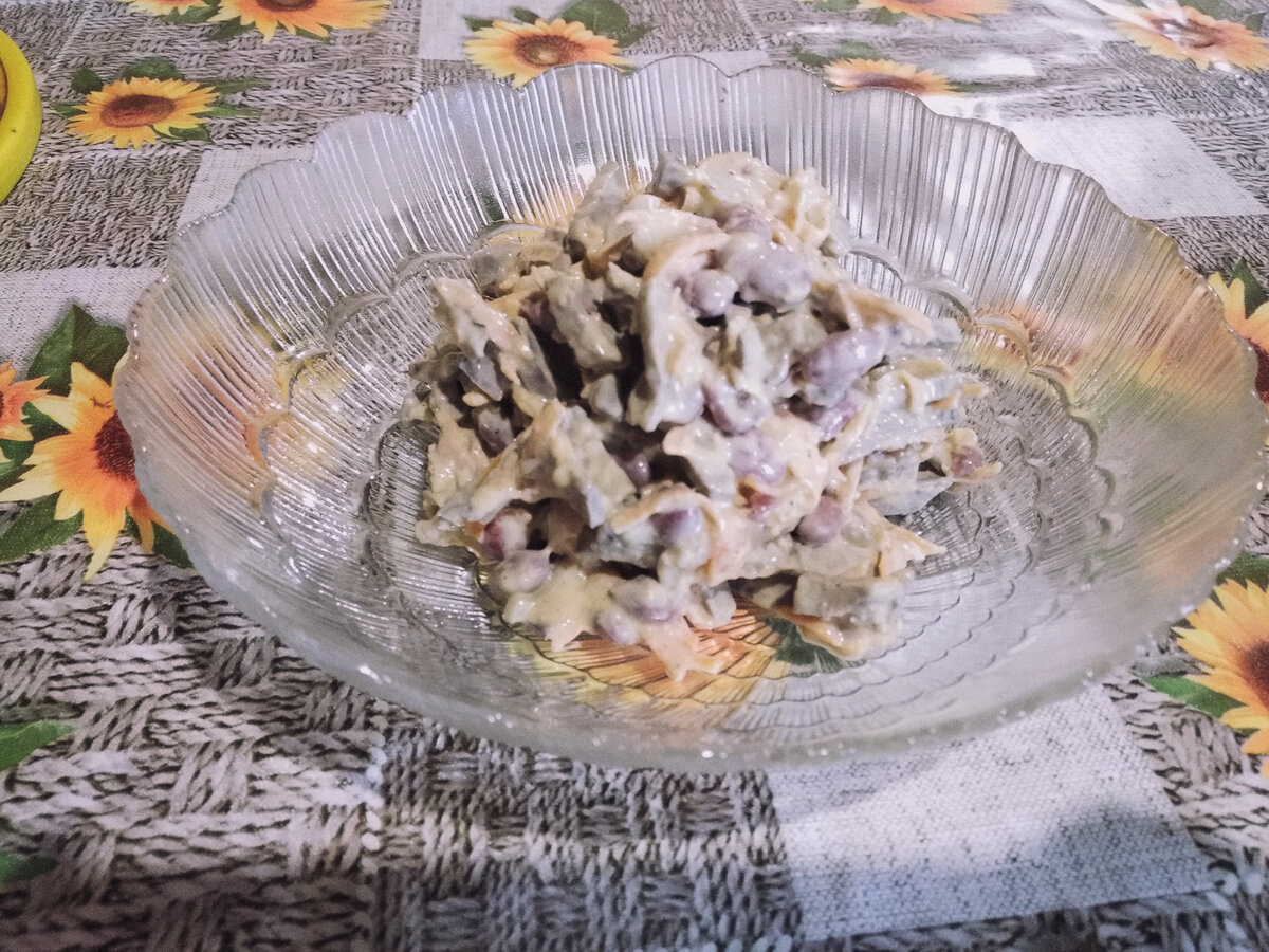 Рецепт салата с печенью и фасолью