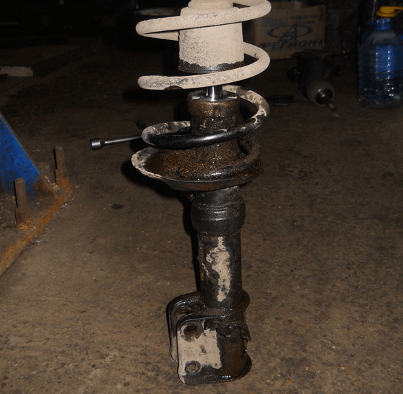 Вот что будет, если забить на эту проблему и ездить дальше.