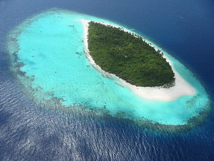 Шри последние. Мальдивы архипелаг. Остров Шри Ланка вид сверху. Мальдивы с высоты птичьего полета. Мальдивы с высоты.