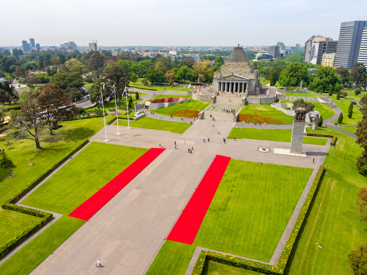 Непосредственно сам мемориал с территорией