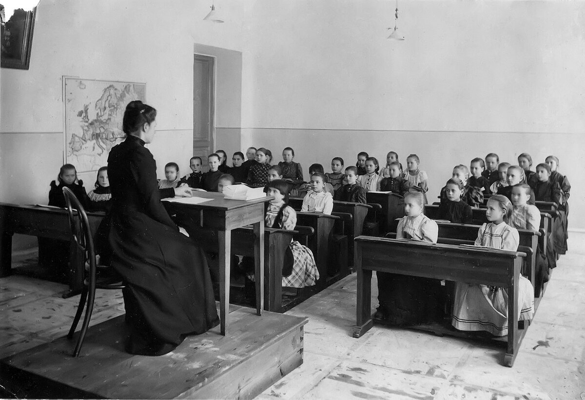 Класс в Московской гимназии XIX век