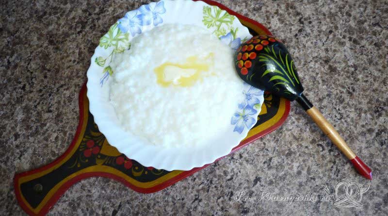 Завтрак: рисовая каша на воде с маслом 80 гр. + яйцо варенное + кусок ржаного хлеба с маслом + зеленый чай без сахара.