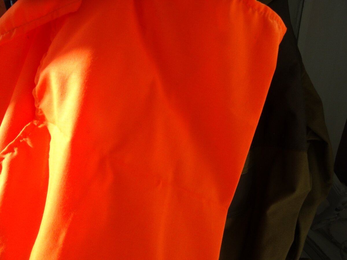 прикупил себе такой жилет, пару раз выручал