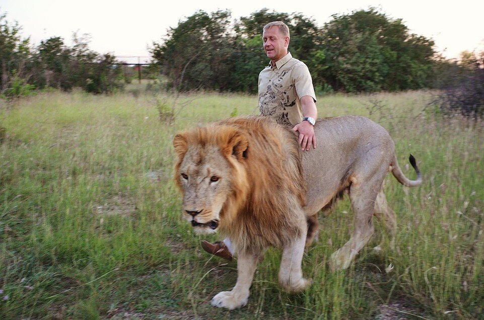 Владелец зоопарка "Сказка" и парка львов "Тайган" Олег Зубков