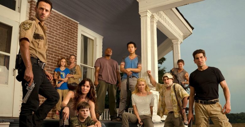 Ходячие мертвецы потеряли много замечательных персонажей. Некоторые смерти были сложными. Мерл был в основном плохим парнем, но он умер, пытаясь спасти своего брата и остальную часть группы. Лори была хороша, но ее постоянные мольбы и неуверенность в отношении Рика терзали ее и сделали ее смерть немного облегчением. Вот пятерка, чьи смерти не были сложными, просто грустными или удовлетворяющими.