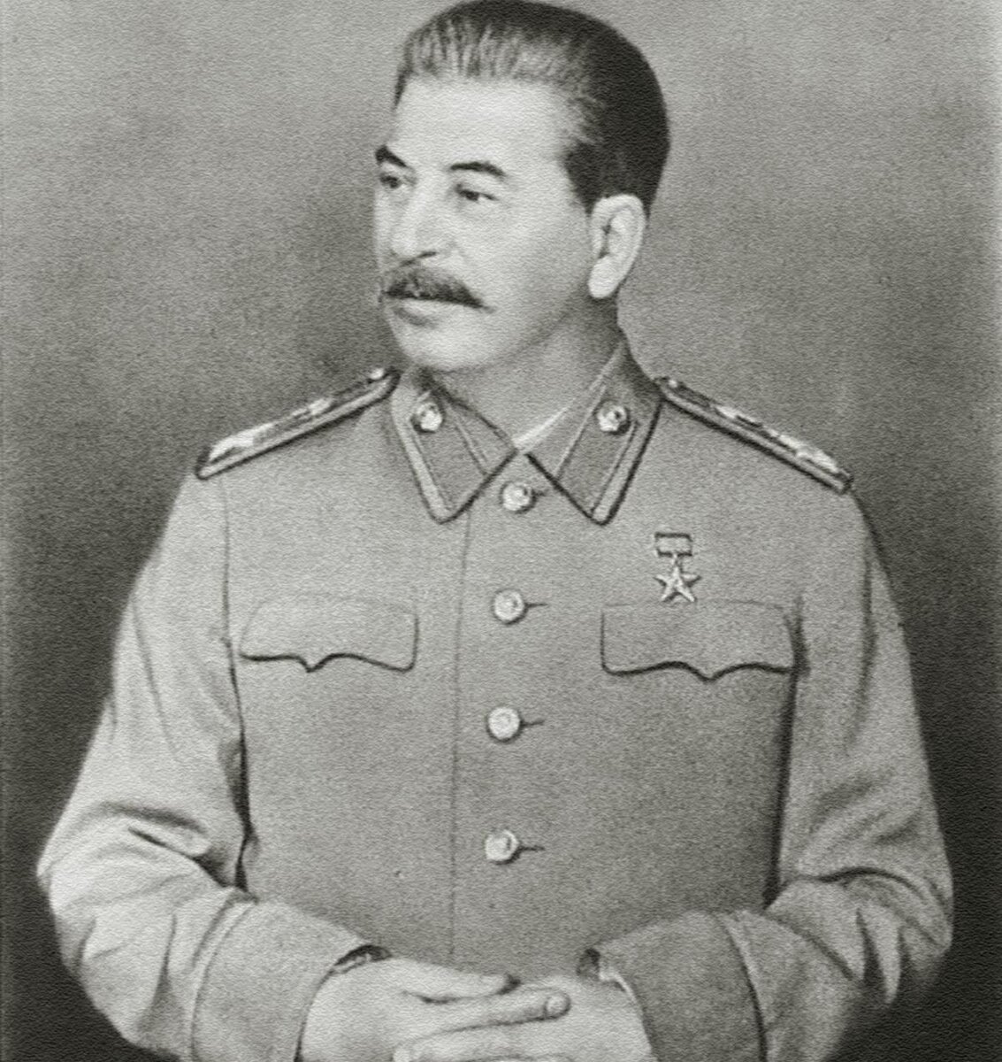 И.В. Сталин. На груди звезда Героя Социалистического Труда
