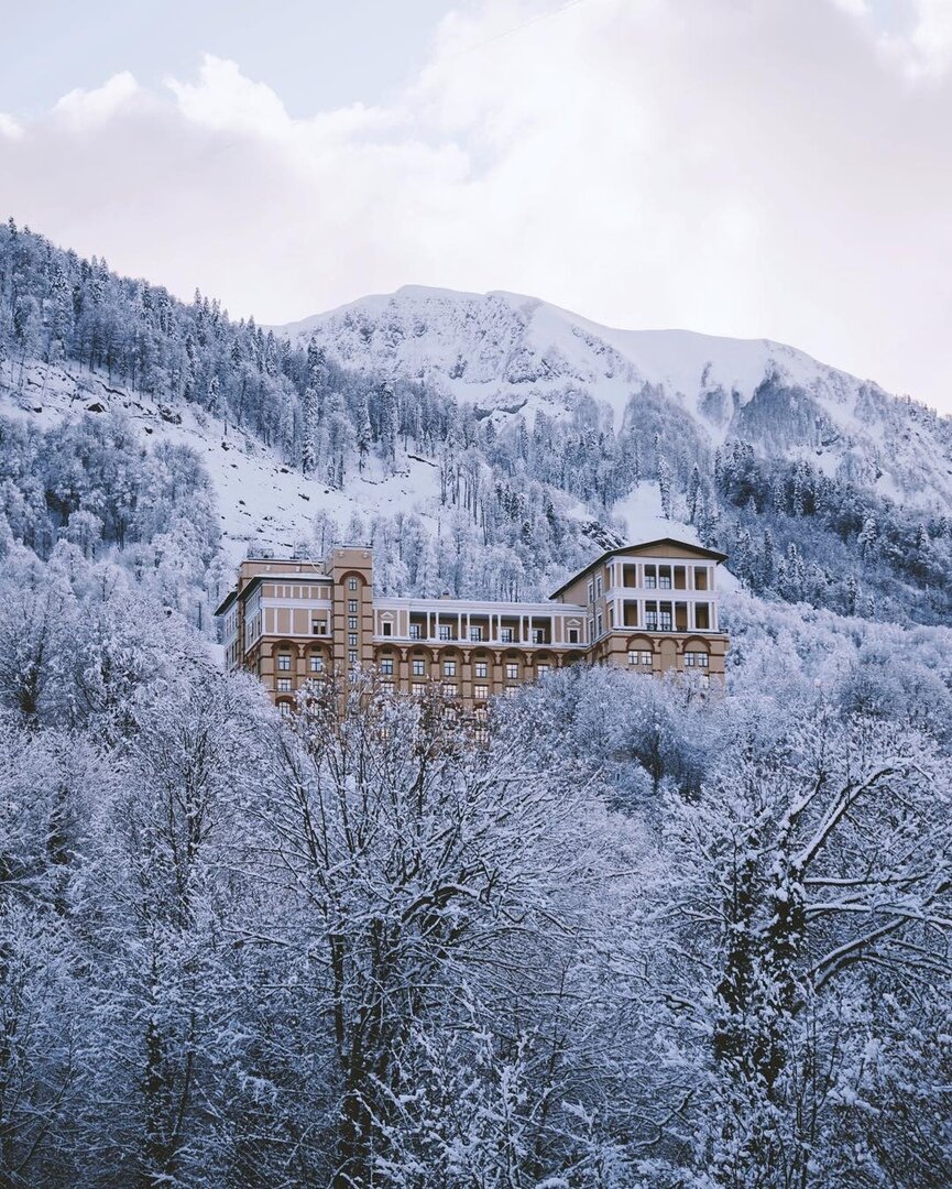 Красная поляна сочи зима. Путевки в красную поляну. Путевки в красную поляну. Rosa beach красная поляна. Красная поляна сочи экскурсии.