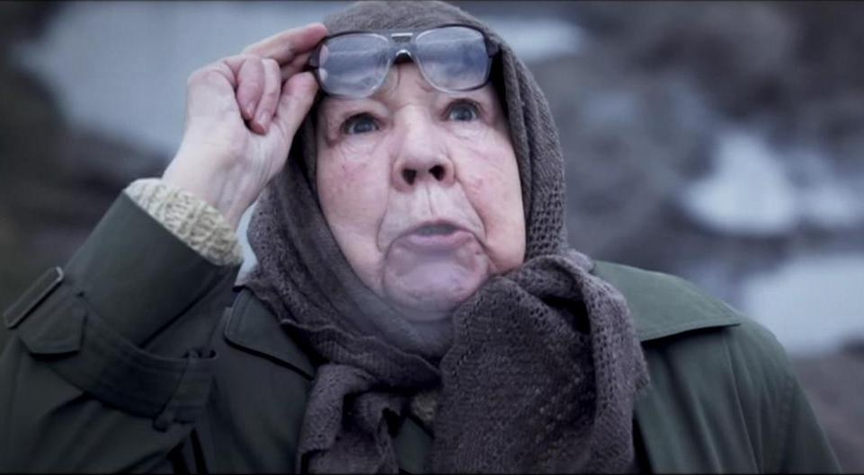 Что вы хочете бабки. Что вы хочете бабки. Бабушка анекдоты рассказывает. Что вы хочете бабки. Злая бабушка.